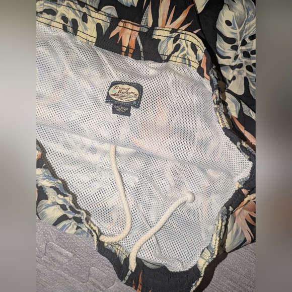 Tommy Bahama Mens Black, Green, Cream Swim Trunks with Tropical Leaf EUC Size L - Picture 6 of 7